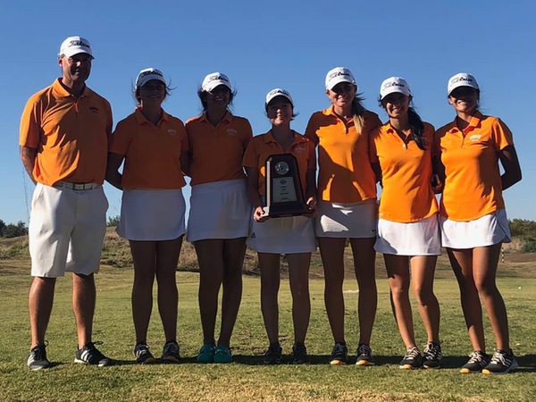Women's Golf Places 3rd At Regional, Move On To State Championships